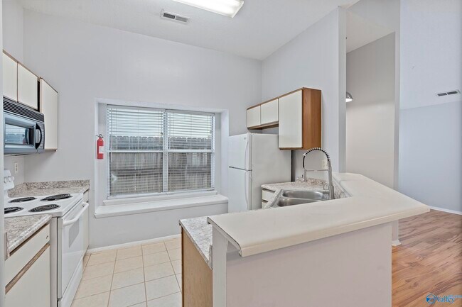 Foto del edificio - 120 Briargate Ln