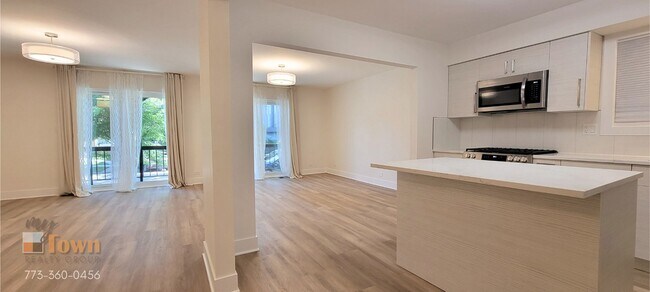 Foto del edificio - 2740 W Farragut Ave