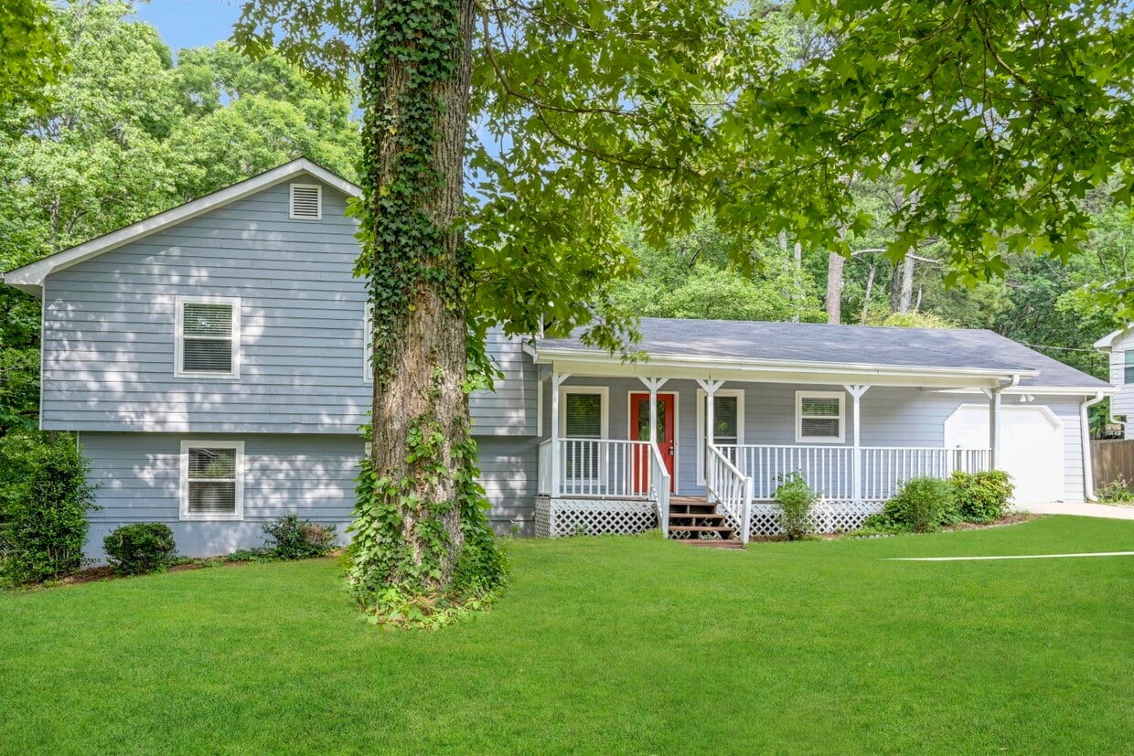 Primary Photo - 2460 Fieldrock Way