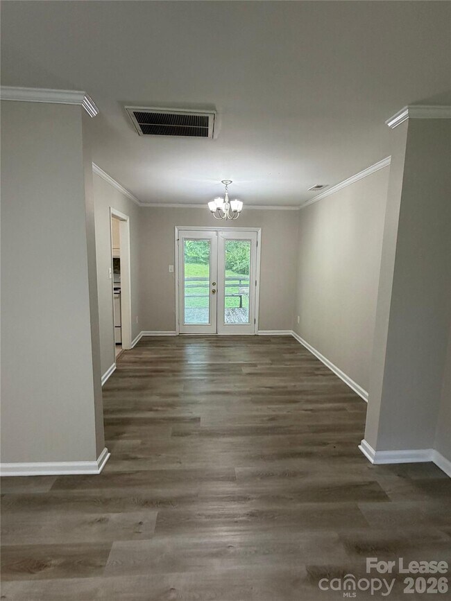 Foto del edificio - 7409 Lockmont Dr