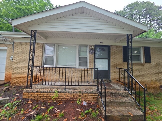 Foto del edificio - 4504 Sparkman Dr NW
