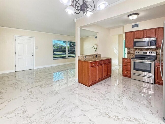 Foto del edificio - 8802 109th Ln N