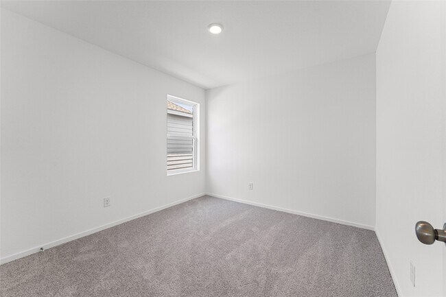 Foto del edificio - 6406 Breakaway Grv Dr
