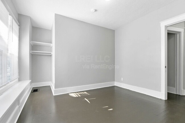 Foto del edificio - 659 S 42nd St