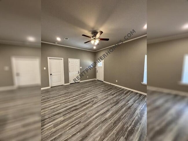 Building Photo - 60 Buena Vis Dr