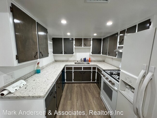 Building Photo - 3 br, 1 bath House - 16031 Folger Ave.