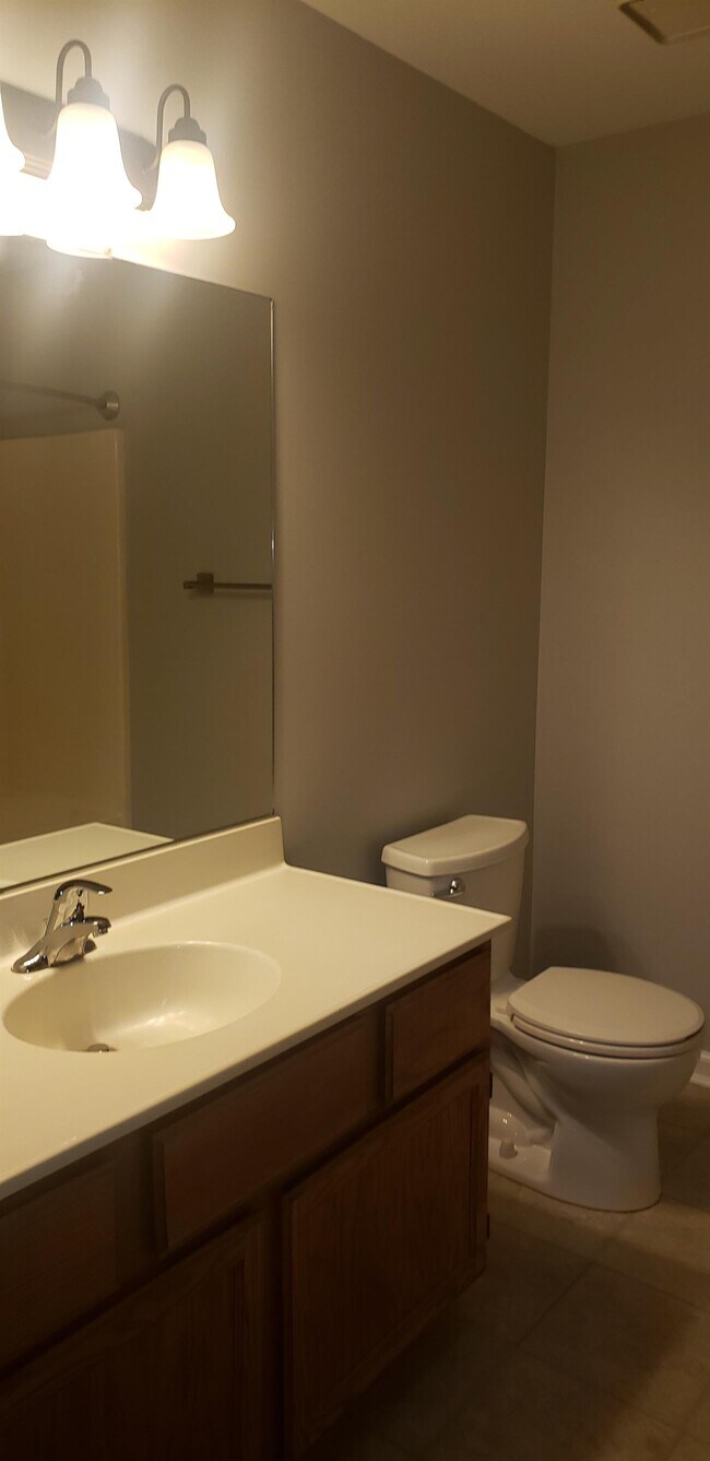 Building Photo - 1816-B Highland Ave