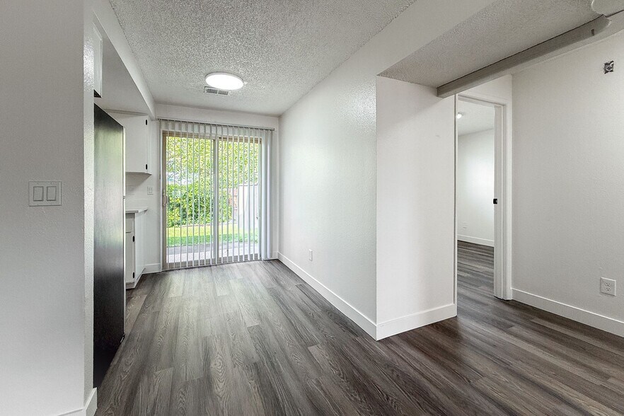 Avalon Court Apartments - 801 N Tweedt St Kennewick, WA 99336