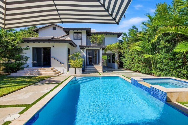 Foto del edificio - 436 NE 88th St