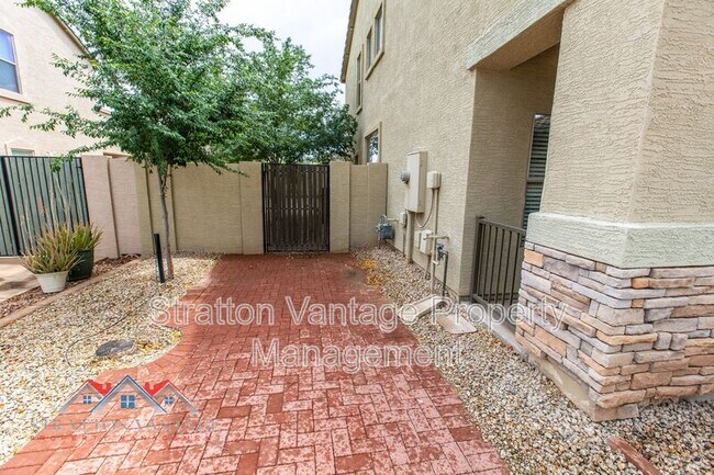 Building Photo - 3229 E Joseph Way