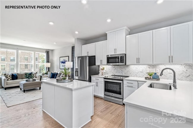 Building Photo - 6050 Fonsac Ln