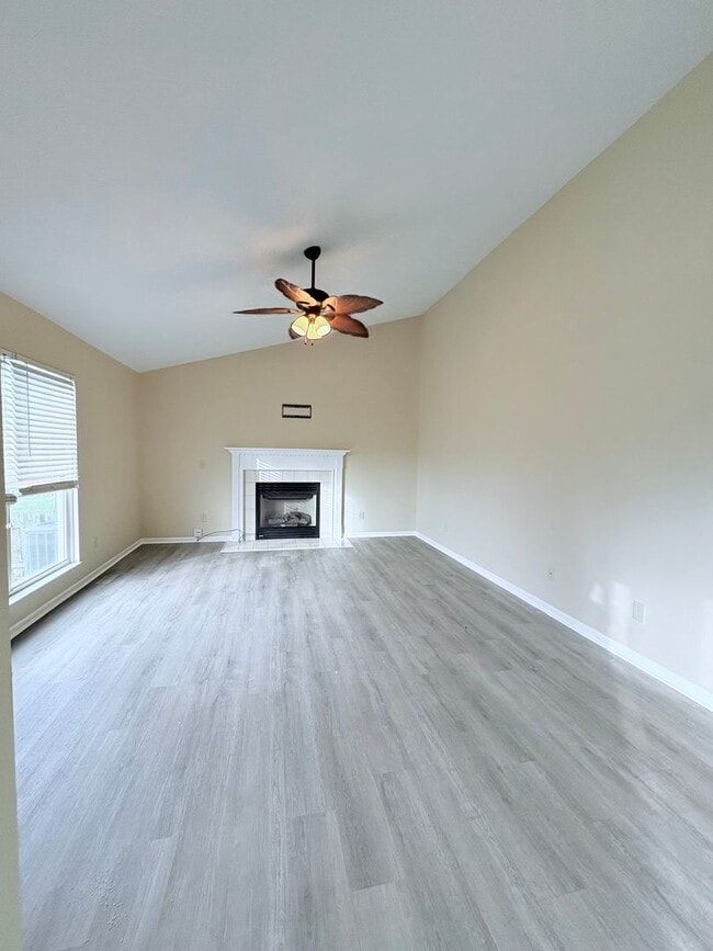Foto del edificio - 4BR w/ Deck Near Blacklick Woods