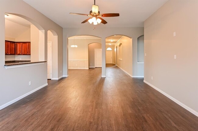 Building Photo - 2035 Midlane Drive