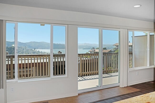Building Photo - 55 Marinero Cir