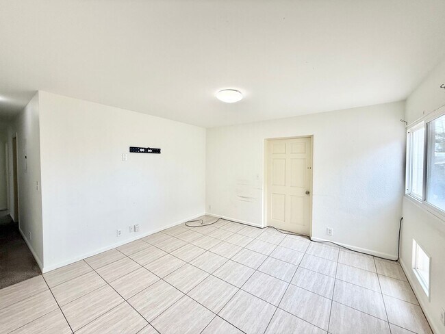 Foto del edificio - Huge 6br/3ba SF House with Solar Panels!