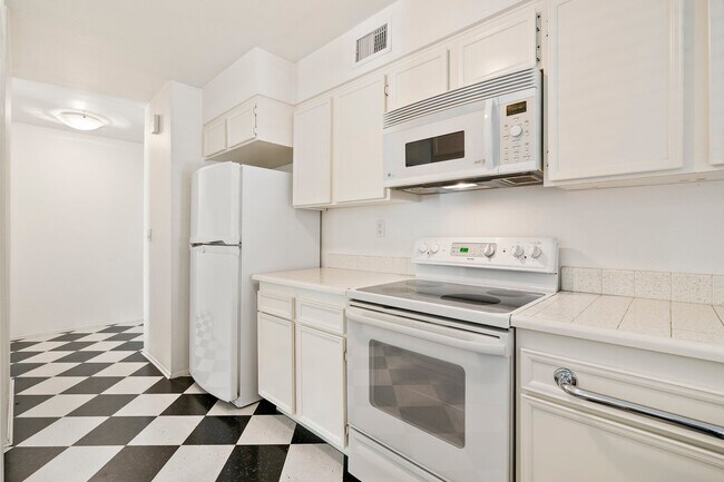 Foto del edificio - 1458 Finch St