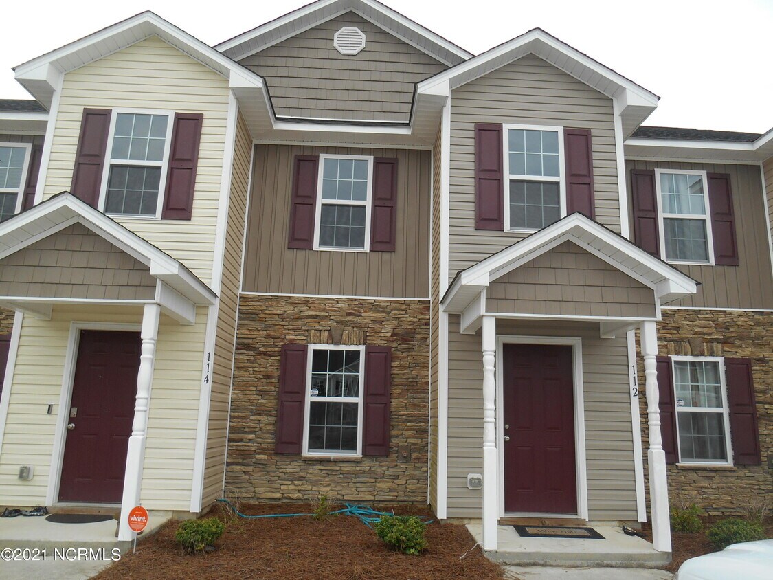 112 E Murrow Ln, Jacksonville, NC 28546 Townhome Rentals in Jacksonville NC