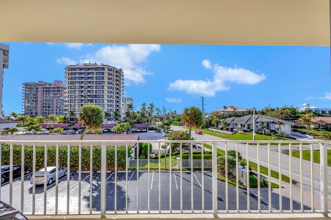 Building Photo - 630 Ocean Dr