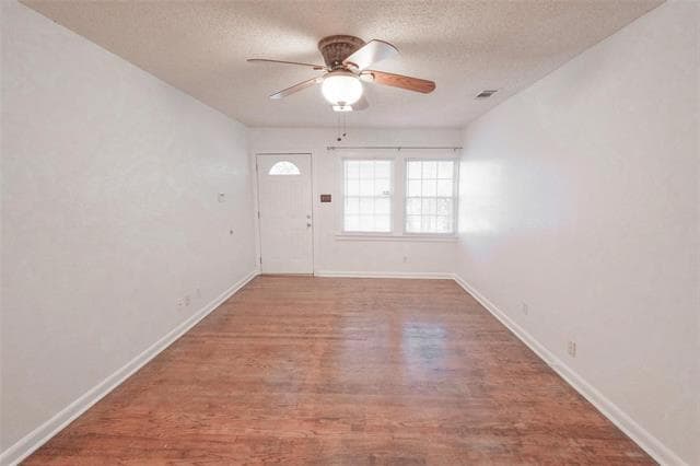 Building Photo - 3900 Dexter Ave