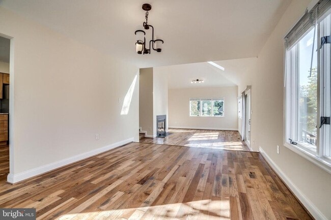 Building Photo - 6505 Gretna Green Way