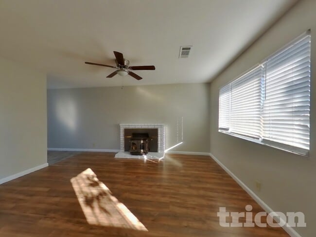 Building Photo - 816 Spoonbill Ln