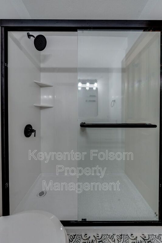 Foto del edificio - 5800 McKinley Dr