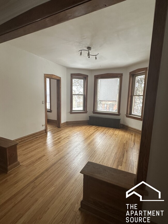 Building Photo - 1347 N Ridgeway Ave
