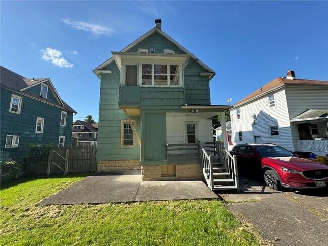 Building Photo - 11 Mildred Ave