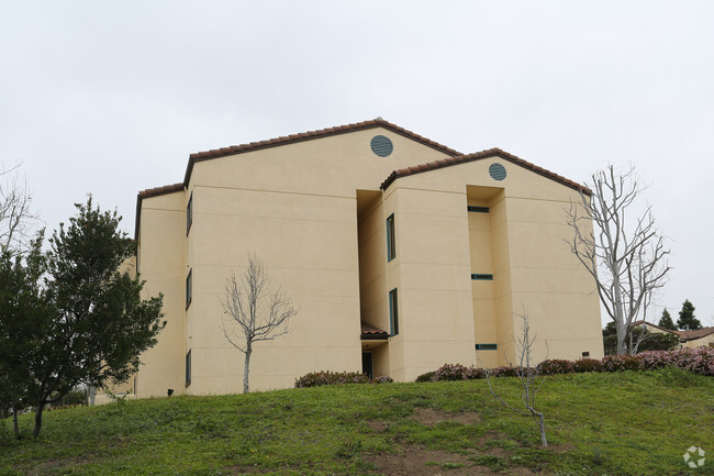 Building Photo - Silvercrest-Ventura