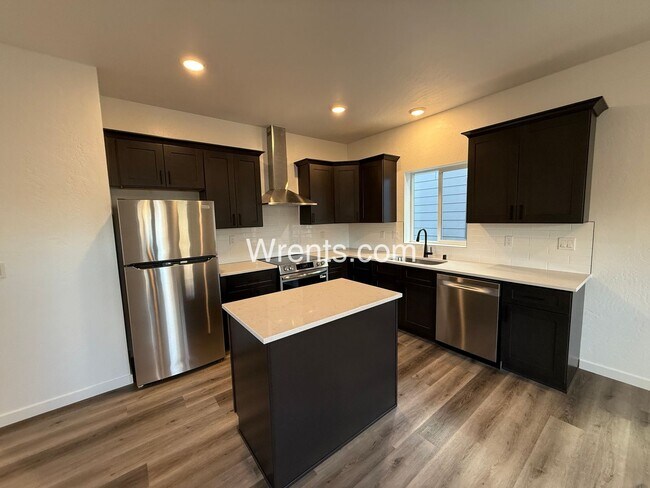 Foto del edificio - New Construction 3 Bed/2 Bath Duplex with Modern Finishes – Great Location