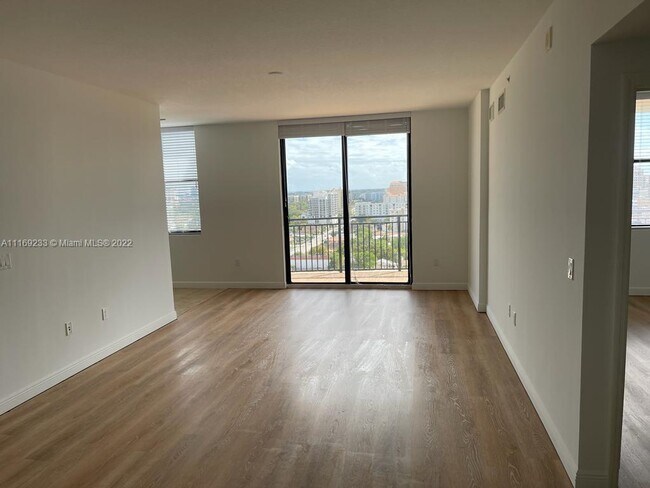 Foto del edificio - 888 S Douglas Rd
