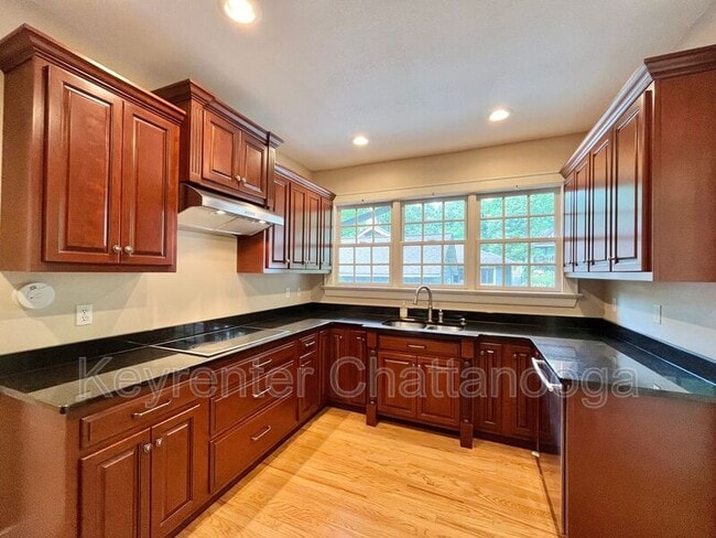 Foto del edificio - 1610 Hixson Pike