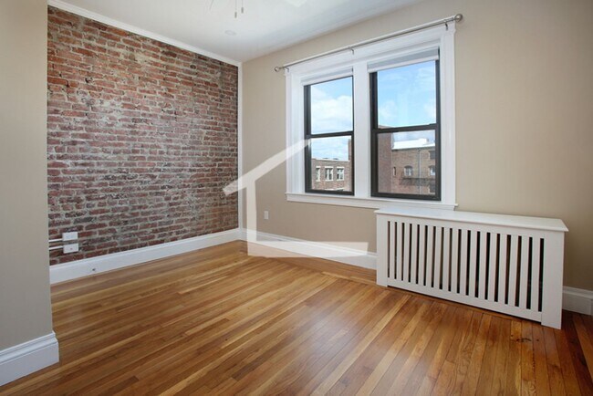 Foto del edificio - Desirable Fenway Location. High-End Proper...