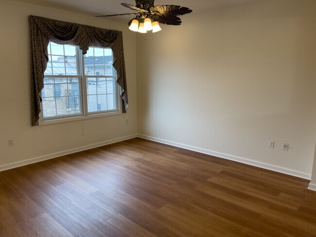 Foto del edificio - 3BR/ 2.5 Bath Modern Townhouse