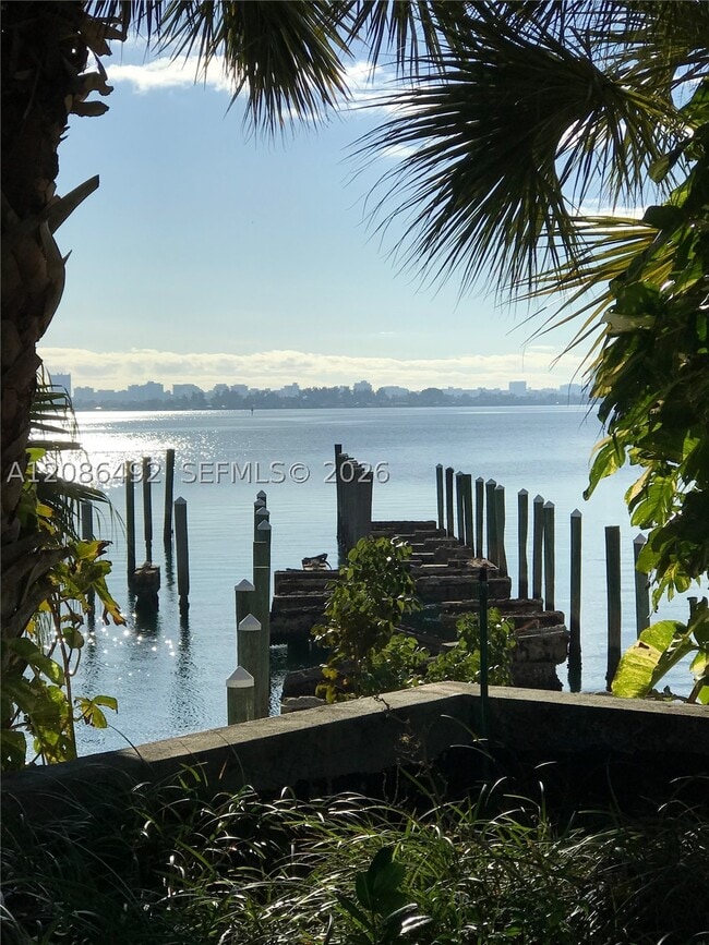 Building Photo - 11111 Biscayne Blvd