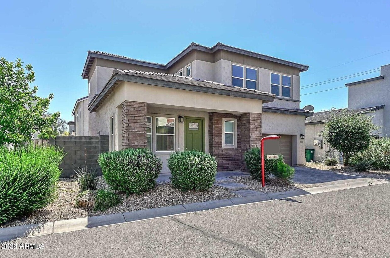 Primary Photo - 15715 W Melvin St