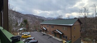 Building Photo - 132 Village Dr