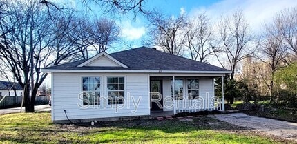 Building Photo - 3112 Travis St