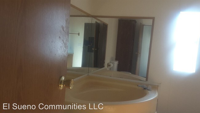 Building Photo - 10700 Cochiti Rd SE