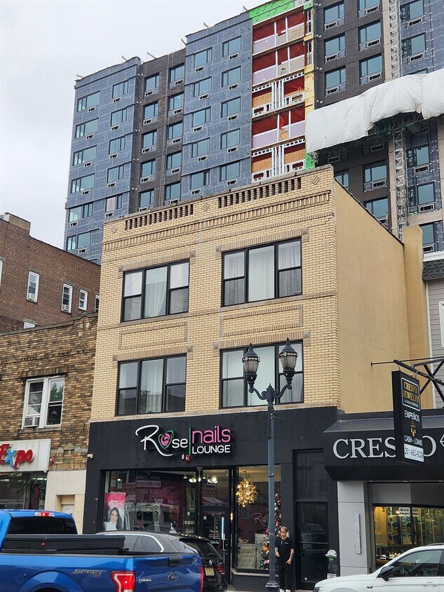 Primary Photo - 5113 Bergenline Ave