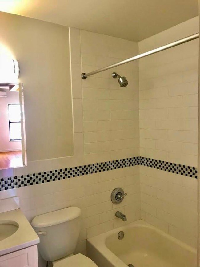 Foto del edificio - 412 E 90th St