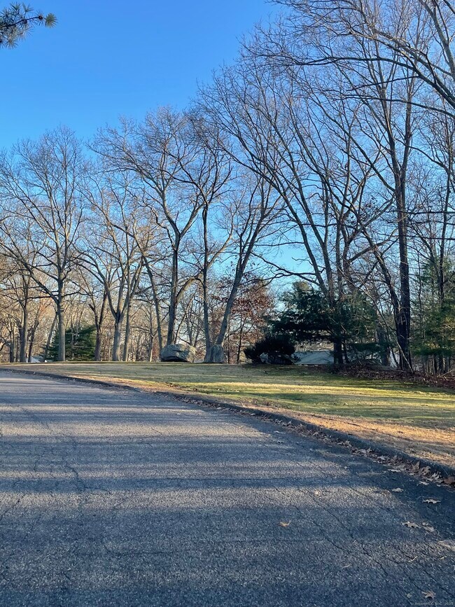 Foto del edificio - 74 Baxter Rd