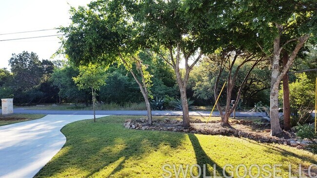 Foto del edificio - 11008 Lakeside Dr