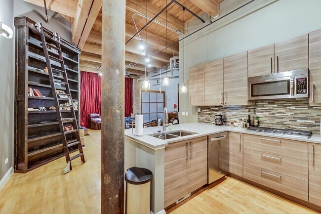 Foto del edificio - 701 W Jackson Blvd