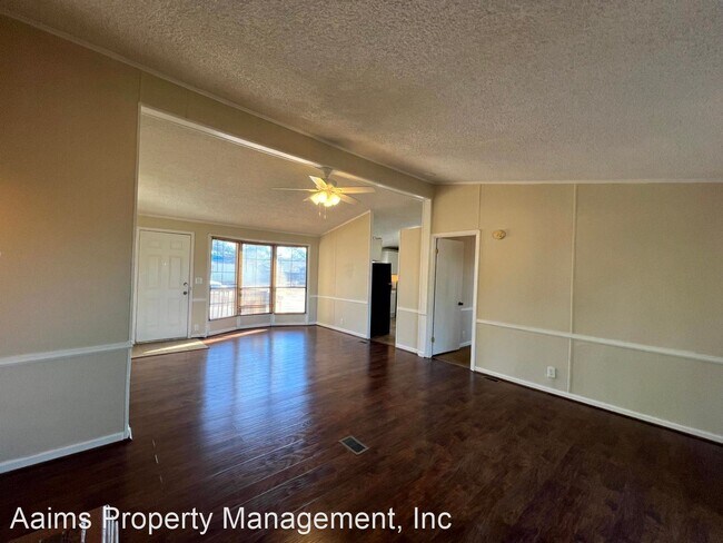 Building Photo - 3 br, 2 bath House - 2419 Elcar