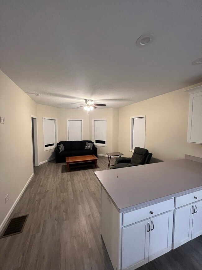 Sala de estar - 12 Selkirk St