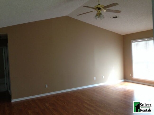 Foto del edificio - Spacious 3 Bedroom Next to NEA Baptist Hos...