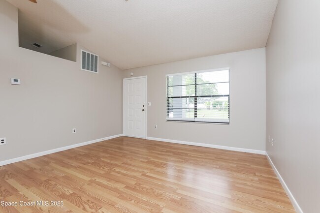 Building Photo - 597 Hillsdale Ave NW