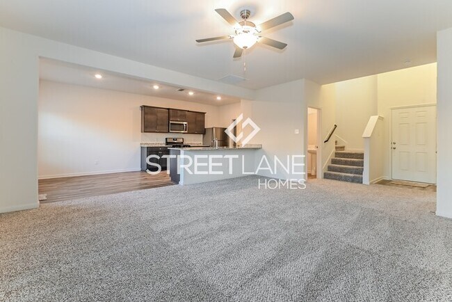 Building Photo - Charming Four Bedroom, Two and Half Bath i...
