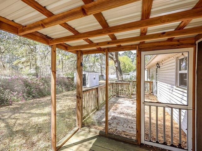 Building Photo - 1039 Hillstar St